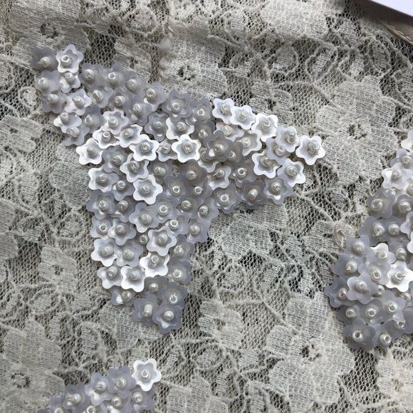 Beaded Lace Crop TopShop NWT - Picture 3 of 4